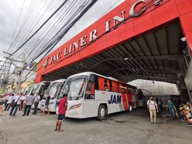 Burgos Hub Hostel Pasay Exterior foto